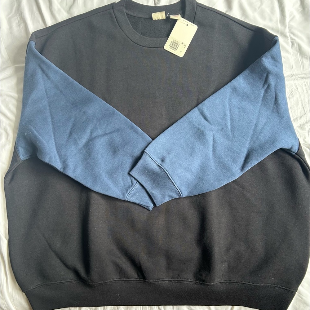 Brand new men’s XL pull over with tags